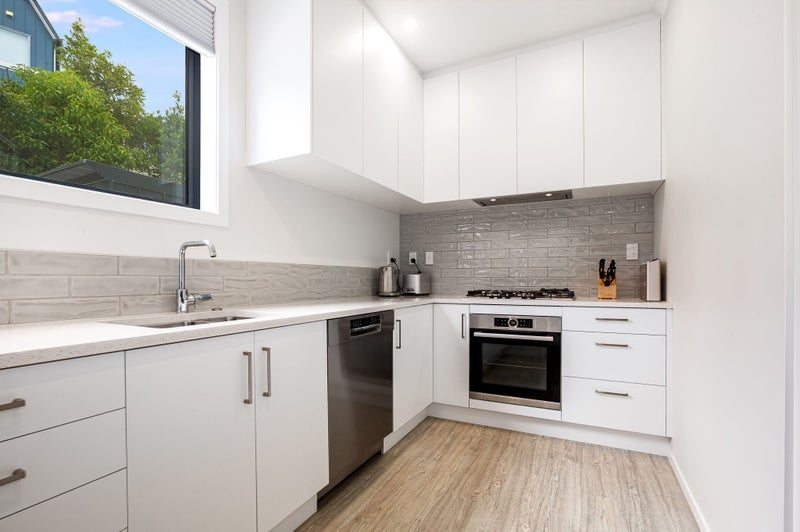 21 Koreke Close, Kenepuru, Porirua - Carousel 2