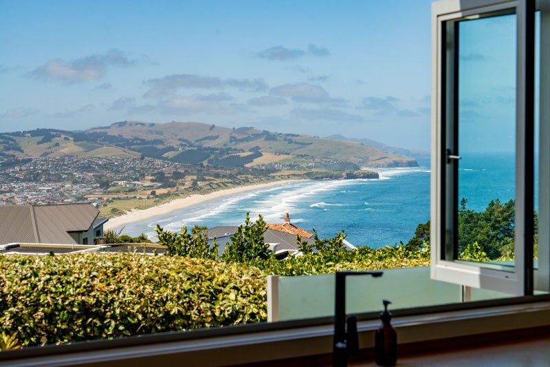 14 Highgrove, Saint Clair, Dunedin - Carousel 2