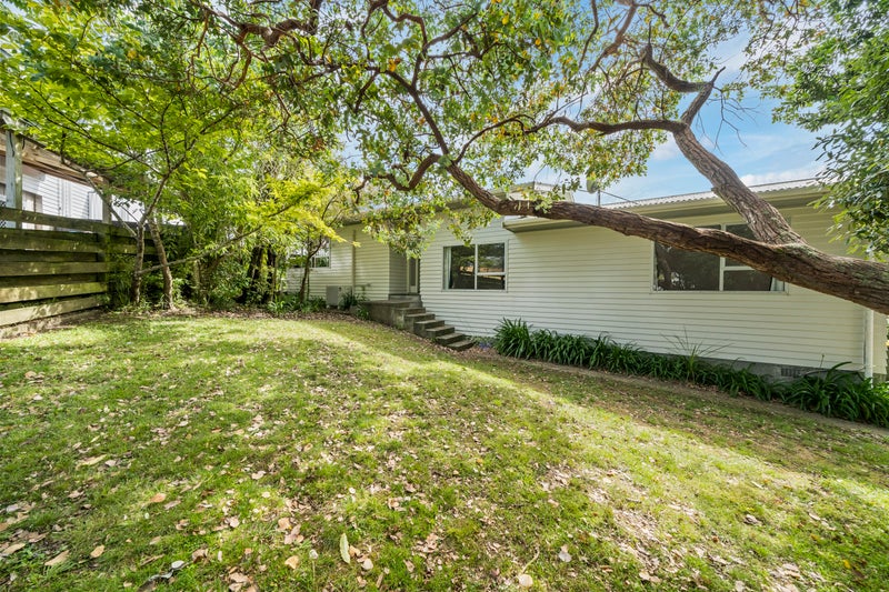 18 Redvers Drive, Belmont, Lower Hutt - Carousel 1