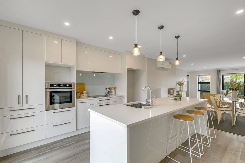 17 Karearea Avenue, Kenepuru, Porirua - Carousel 1