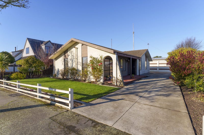 4 Exton Street, Redwood, Christchurch - Carousel 1