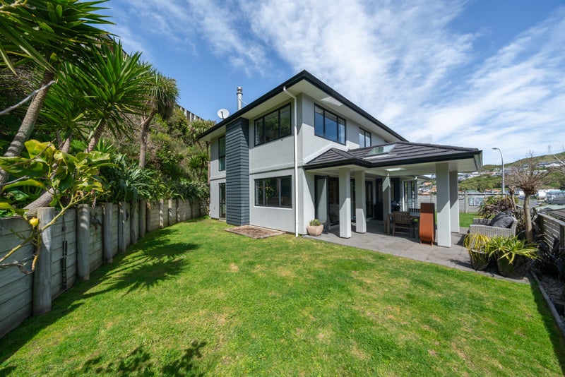6 Romaine Road, Churton Park, Wellington - Carousel 1