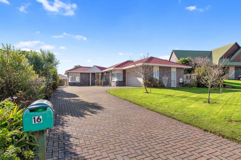 16 Thelma Place, Lynmore, Rotorua - Carousel 16