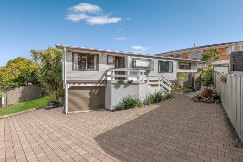 2/85 Cook Street, Howick, Auckland - Carousel 1