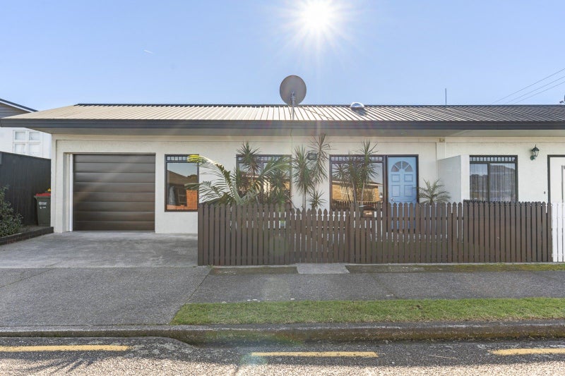 39 Clemow Road, Fitzroy, New Plymouth - Carousel 1