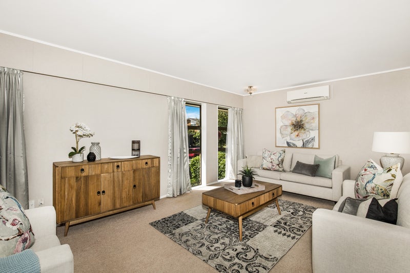 1/1 Cornelian Crescent, Half Moon Bay, Auckland - Carousel 2