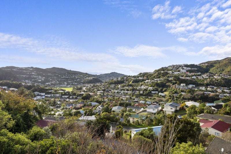 2/107 Allington Road, Karori, Wellington - Carousel 2