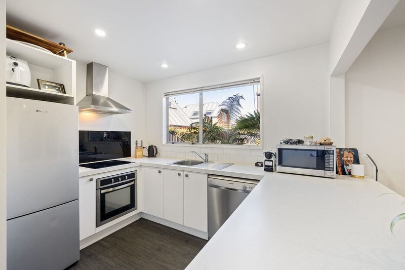 2/85 Trafalgar Street, St Albans, Christchurch - Carousel 2