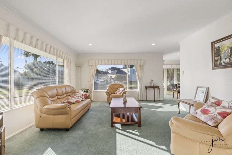 4 Pat O'Connor Place, Manurewa, Auckland - Carousel 2
