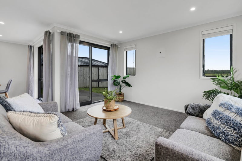 20 Papawhero Drive, Bell Block, New Plymouth - Carousel 2
