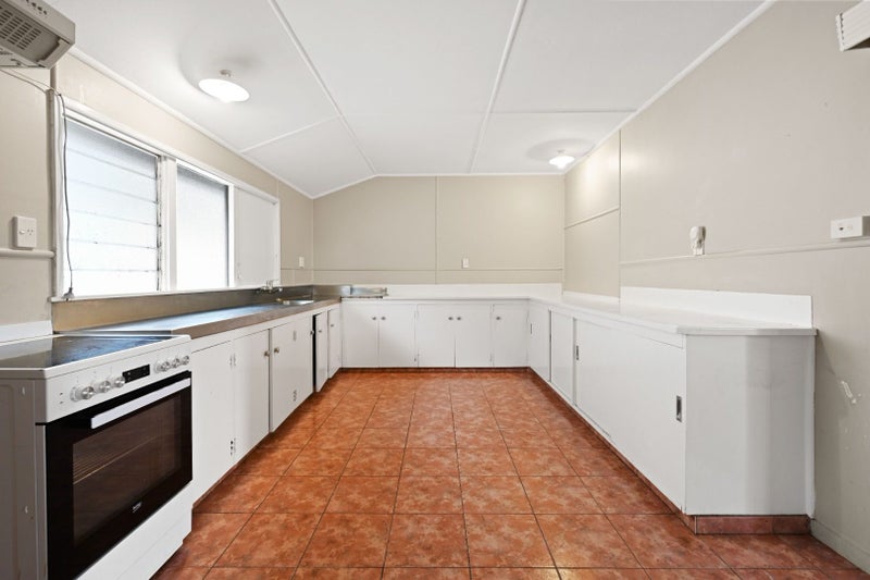 211 Cambridge Road, Hillcrest, Hamilton - Carousel 2