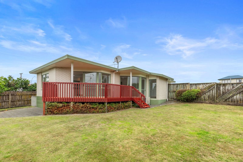5 Burnt Oak Drive, Pyes Pa, Tauranga - Carousel 21