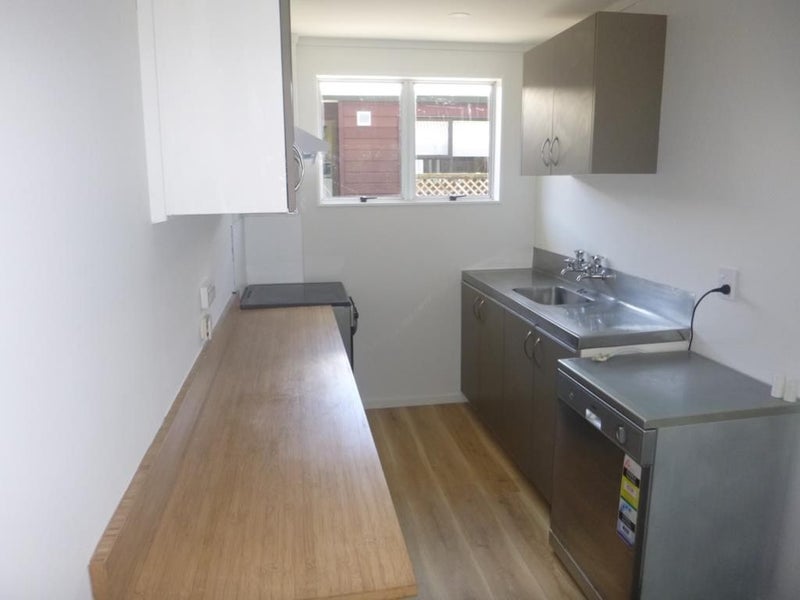 3/15 Douglas ST, GRACEFIELD, LOWER HUTT - Carousel 2