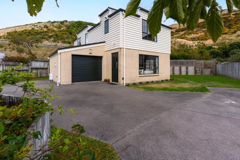 70 Erlestoke Crescent, Churton Park, Wellington - Carousel 1