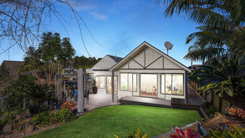 36 Britannia Place, Half Moon Bay, Auckland - Carousel 1