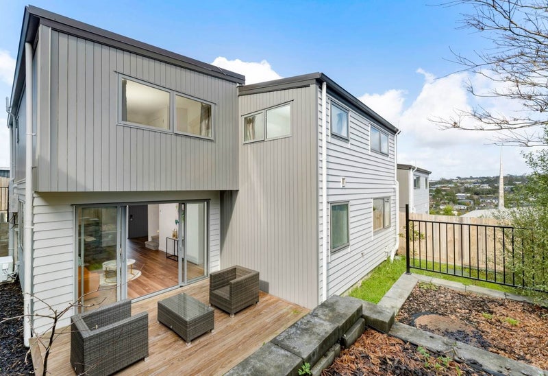 32B Gulf View Road, Murrays Bay, Auckland - Carousel 2