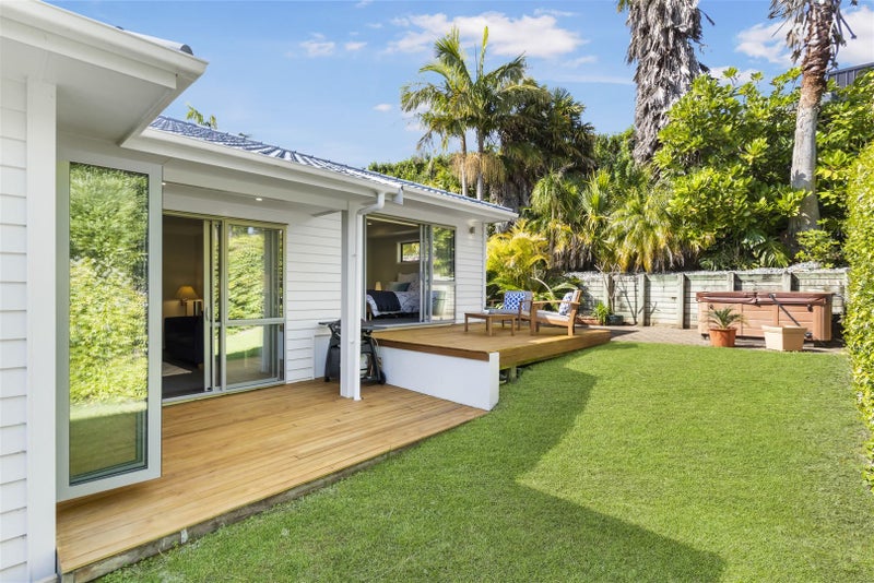 30 Margaret Henry Crescent, Oteha, Auckland - Carousel 2