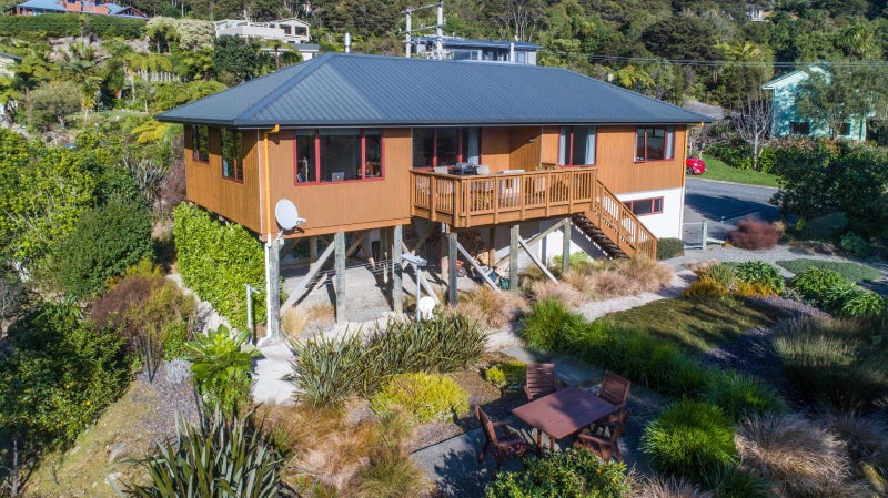 1 Field Terrace, Ōkiwi Bay - Carousel 1