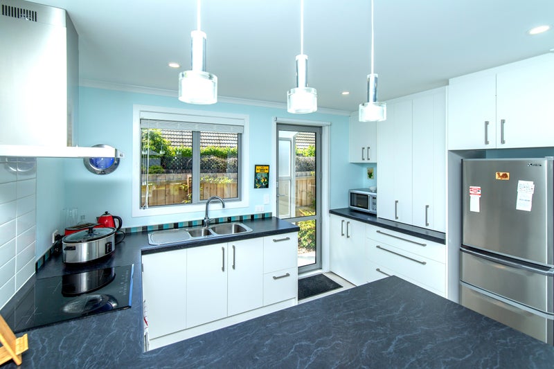 2/8 Betula Place, Parklands, Christchurch - Carousel 2