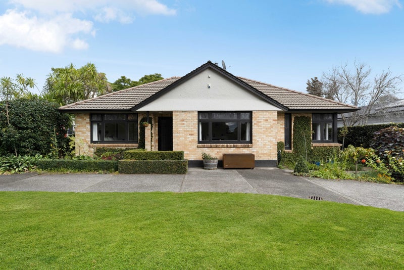 27 Nixon Street, Hamilton East, Hamilton - Carousel 1