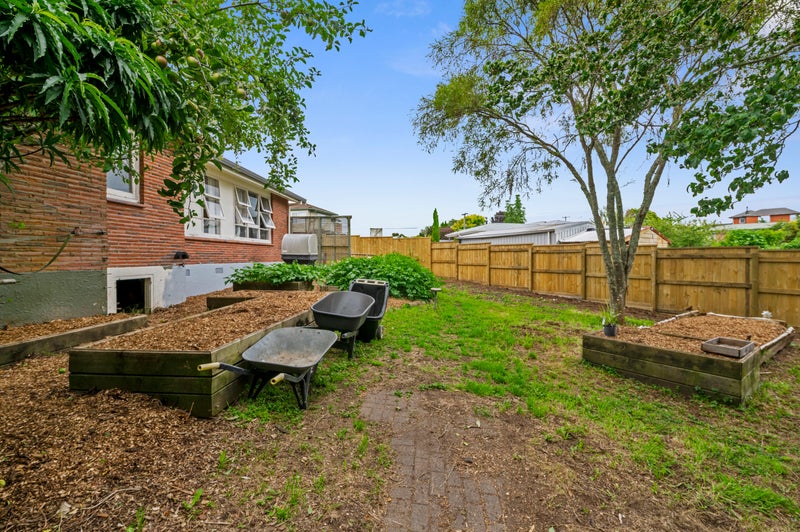 13 Hillcrest Avenue, Hillcrest, Rotorua - Carousel 16