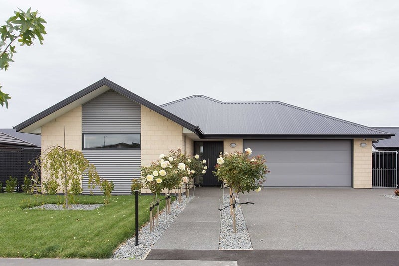 28 Te Whenu Crescent, Marshland, Christchurch - Carousel 1
