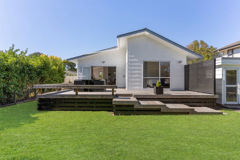 2/22A Knox Road, Swanson, Auckland - Carousel 1
