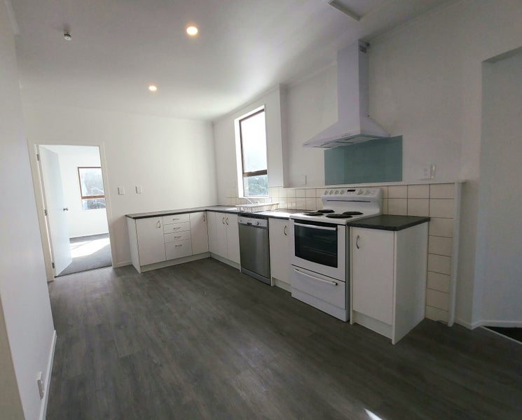 24C Bruce Avenue, Brooklyn, Wellington - Carousel 2