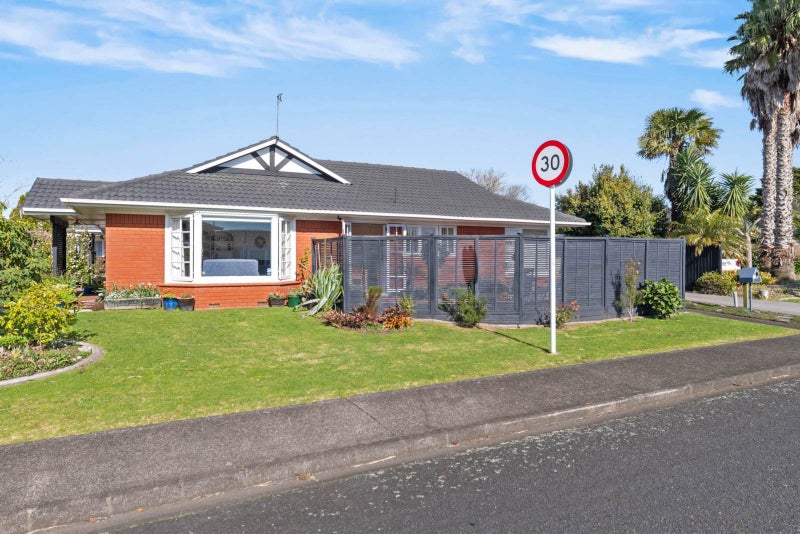1/2 Magnolia Avenue, Opaheke, Papakura - Carousel 2
