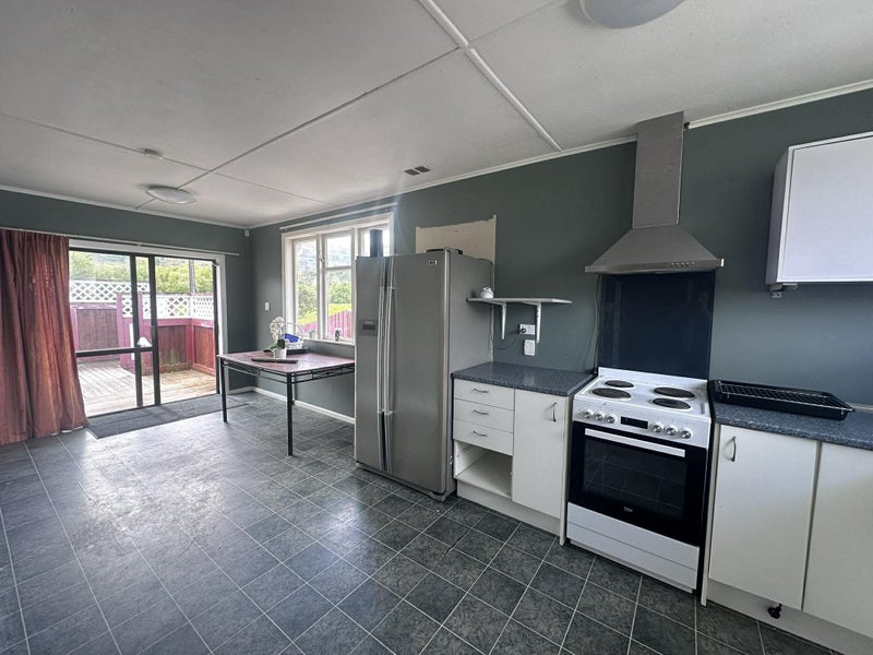 1209 Taita Drive, Taita, Lower Hutt - Carousel 2