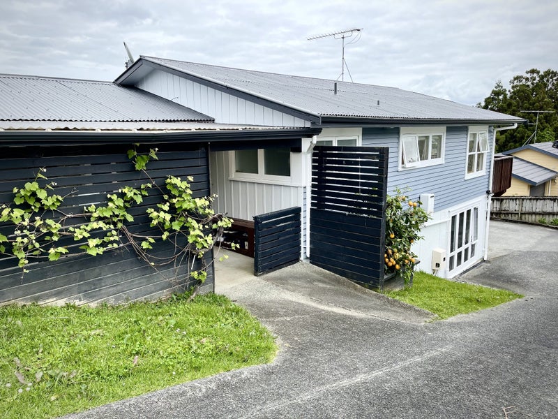 1/894 East Coast Road, Northcross, Auckland - Carousel 2