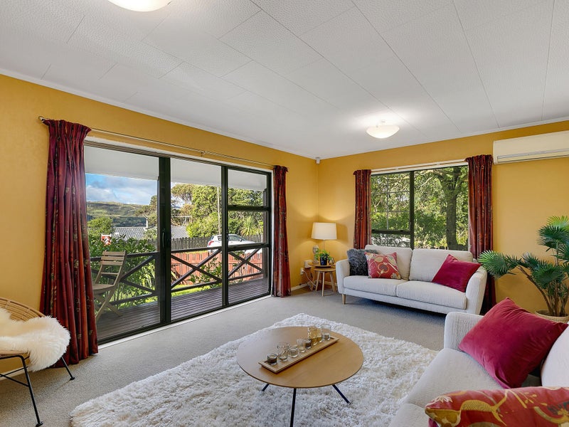 54B Westhaven Drive, Tawa, Wellington - Carousel 1