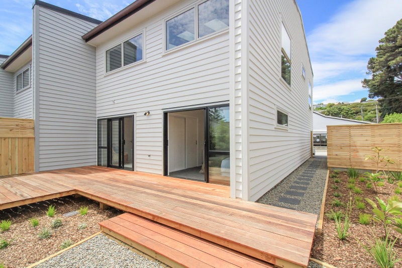 1/7 Grays Road, Plimmerton, Porirua - Carousel 25