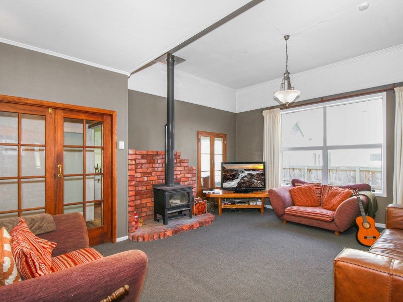 17 Wallace Place, Westown, New Plymouth - Carousel 2
