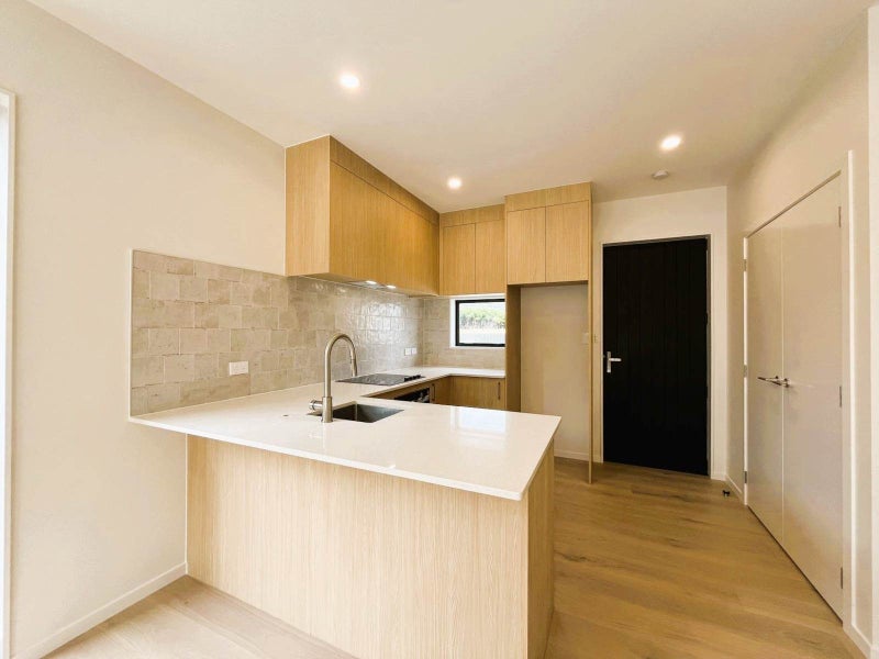 71B Roberta Avenue, Glendowie, Auckland - Carousel 2