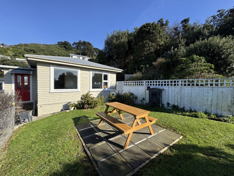 16 Hungerford Road, Lyall Bay, Wellington - Carousel 1