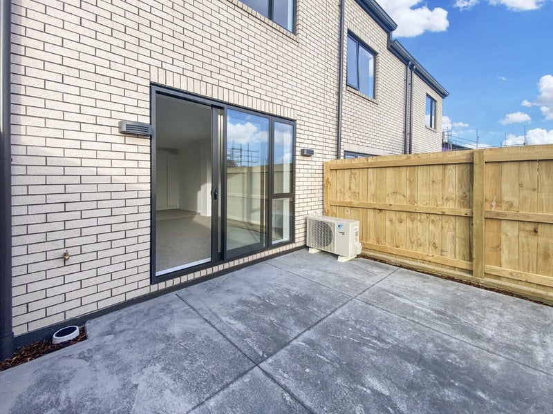 15A Epping Street, Glen Innes, Auckland - Carousel 2