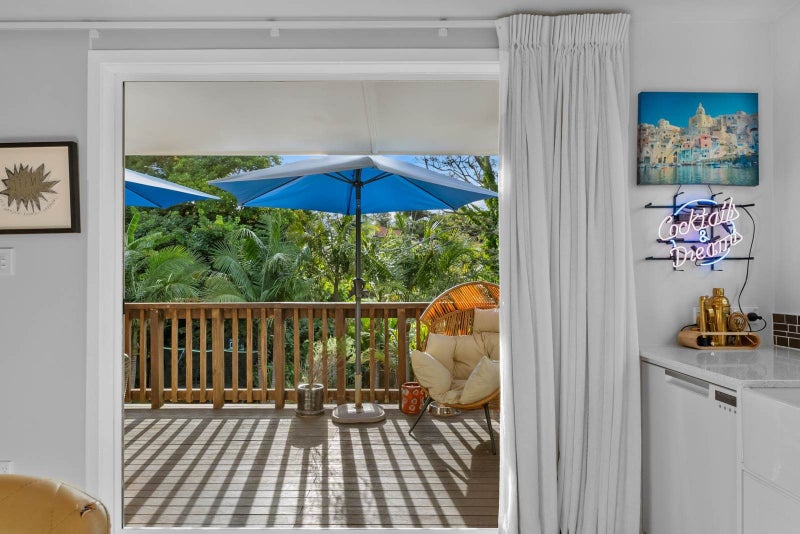 860 Beach road, Waiake, North Shore City - Carousel 2