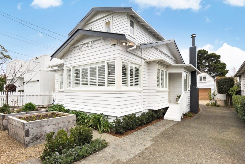 24 Buxton Street, Point Chevalier, Auckland - Carousel 1