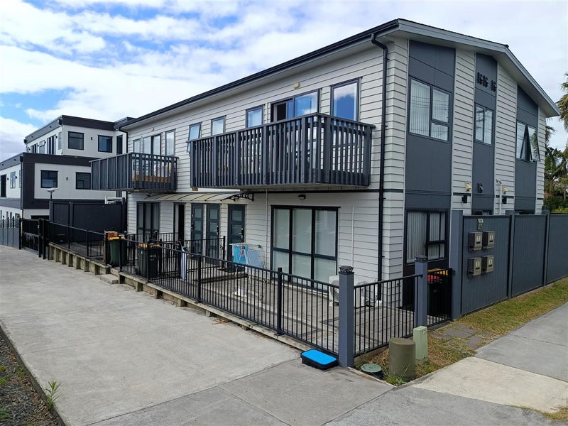 12 Pleasant Road, Glen Eden, Auckland - Carousel 1