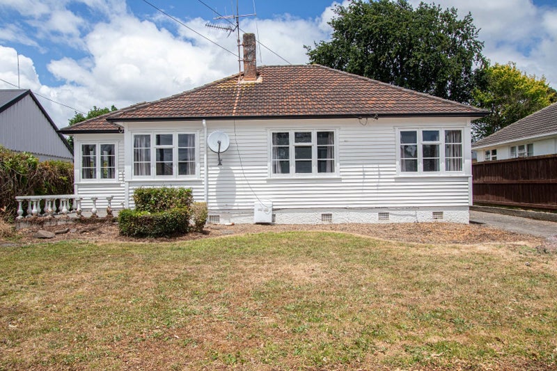 6 Newall Street, Hamilton East, Hamilton - Carousel 1