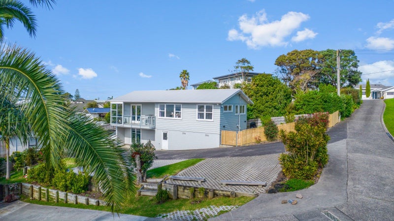 3A Rishworth Avenue, Stanmore Bay, Whangaparaoa - Carousel 1
