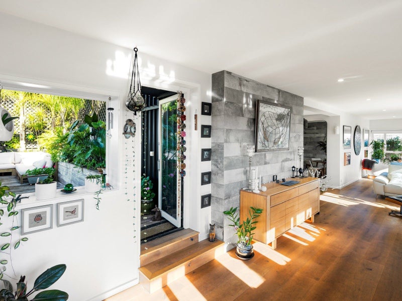 11 Nielsen Gardens, Rototuna, Hamilton - Carousel 2