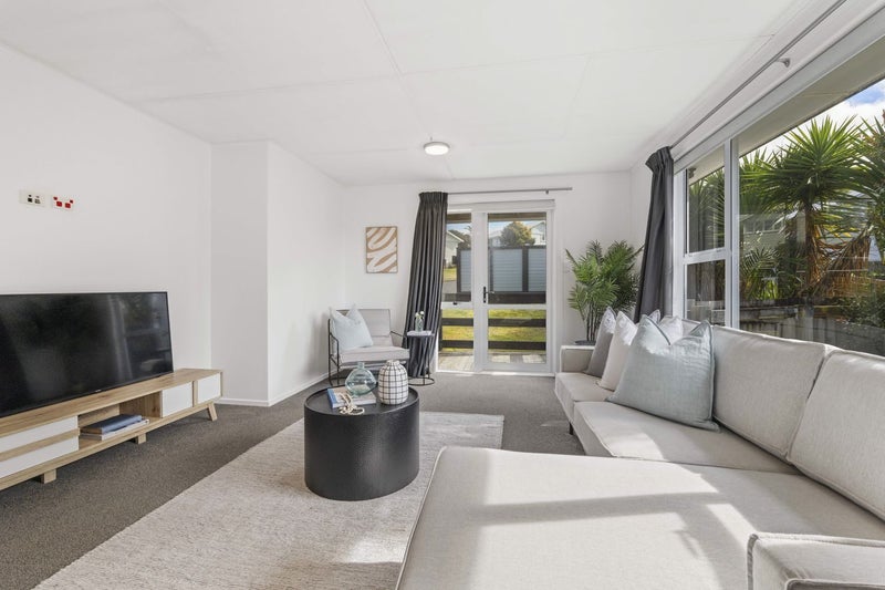 9 Anson Place, Westown, New Plymouth - Carousel 2