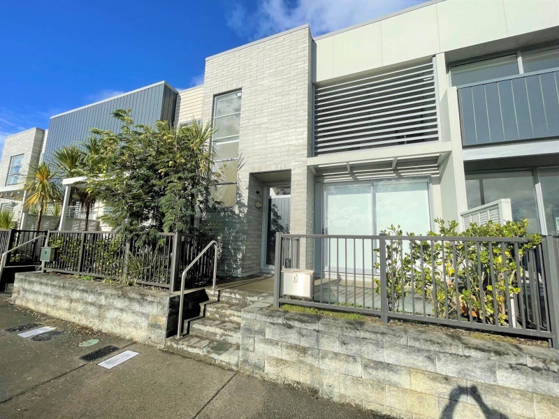 8A Vialou Lane, Stonefields, Auckland - Carousel 1