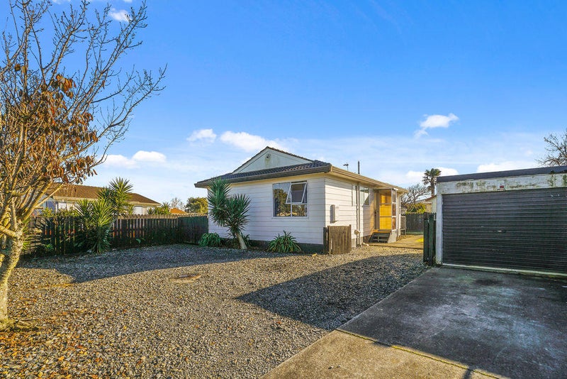 13A Etherton Drive, Weymouth, Auckland - Carousel 2
