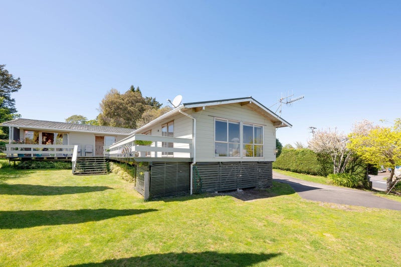 2 Henry Hill Road, Taupo - Carousel 1