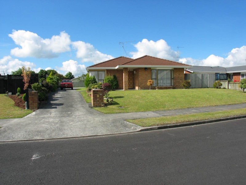 6 Perotti Place, Conifer Grove, Takanini - Carousel 1
