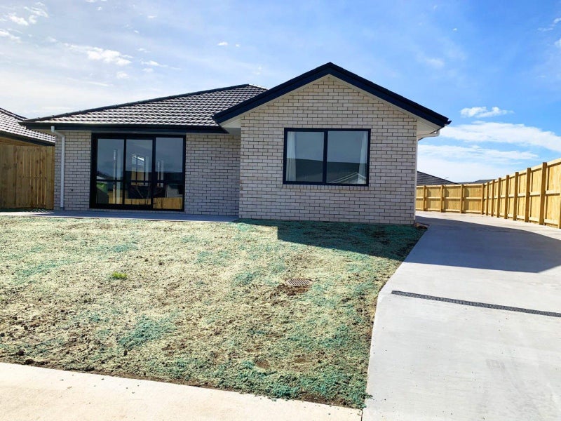 11 Keerangi Place, Rototuna North, Hamilton - Carousel 1