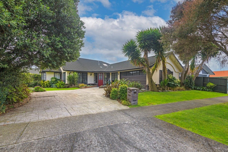 19 Caroline Crescent, Highbury, Palmerston North - Carousel 1